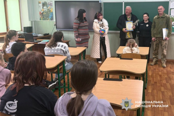 На Черкащині ліцеїсти вчилися безбар’єрної комунікації під час зустрічі з ветераном