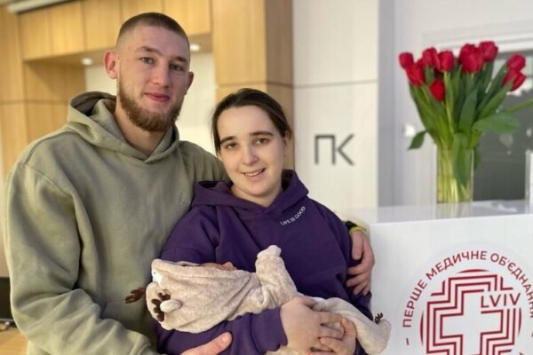 Ветеран зі Львова, який на протезах дослідив найдовшу печеру світу, вперше став батьком