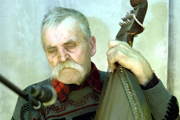 У віці 90 років помер найстаріший кобзар України Ігор Карпович Рачок