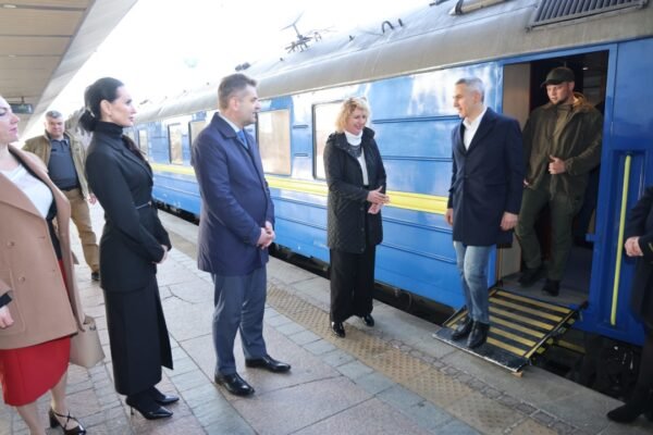 В Україну прибув тимчасовий прем’єр-міністр Болгарії