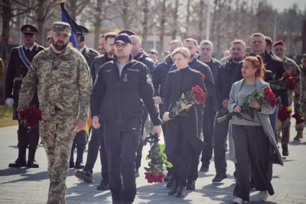 На Національному військовому меморіальному кладовищі поховали 5 невідомих захисників, які віддали свої життя за Україну (ФОТО)