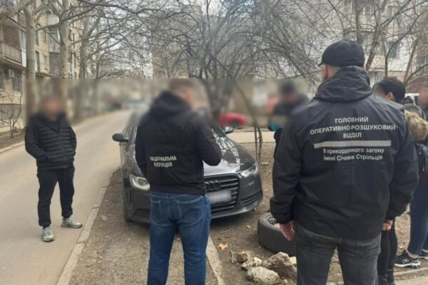 На Рівненщині затримали чоловіка, що допомагав чоловікам тікати з країни