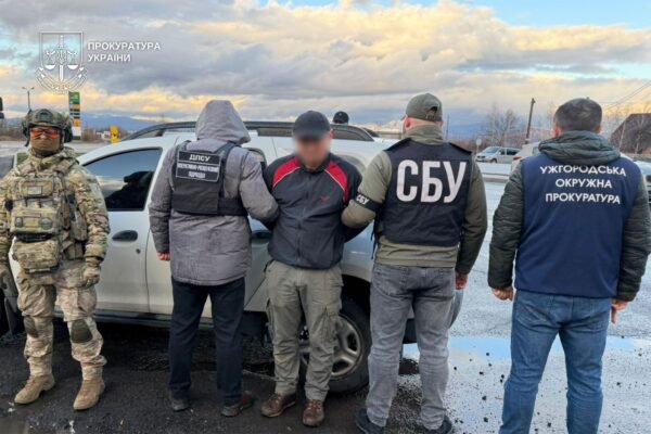 Через Тису – на надувному човні: На Закарпатті затримали переправника ухилянтів за кордон