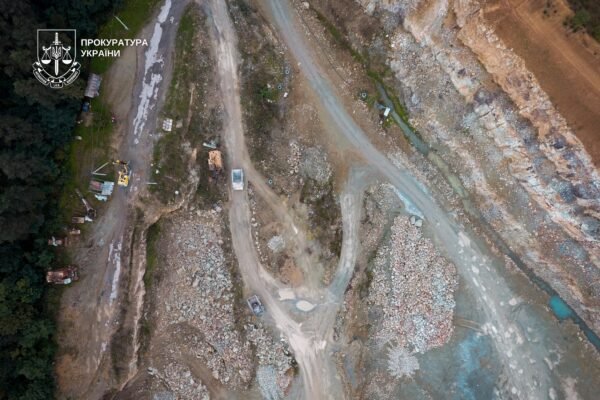 11 млн грн збитків: На Закарпатті директор заводу організував незаконний видобуток на єдиному в Україні родовищі цеоліту