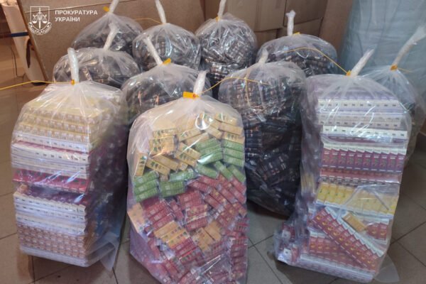 На Тернопільщині викрили чотирьох ділків, які торгували фальсифікованими рідинами для вейпів