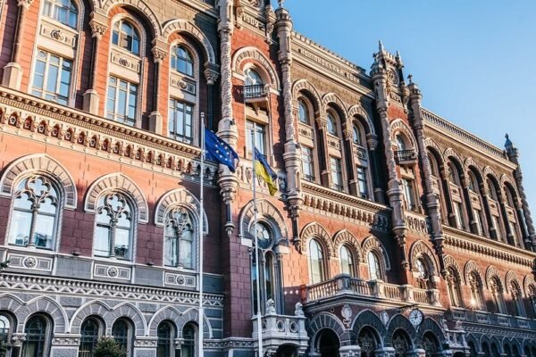Нацбанк виступив із заявою щодо затримання інкасаторів «Ощадбанку» в Угорщині