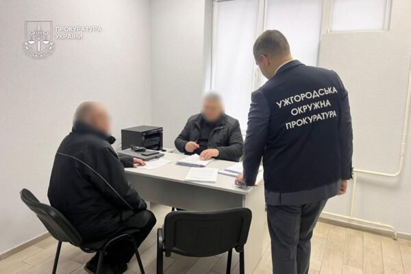 Розкрадання 700 тис. грн на ремонті аеропорту «Ужгород»: Ексдиректора підозрюють у недбалості