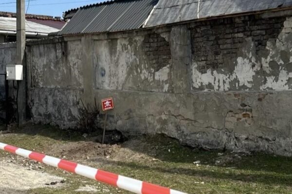 На подвір’ї школи у Львівській області знайшли авіабомбу часів ІІ світової війни (ФОТО)