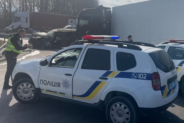 Поблизу Львова у ДТП з вантажівкою загинув водій позашляховика