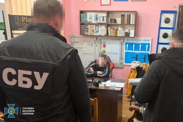 Підприємець зі Львівщини за 15-16 тисяч доларів переправляв ухилянтів за кордон