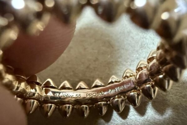 Львівські митники виявили на кордоні з Польщею незадекларовані брендові речі на 1,5 млн грн (ФОТО)