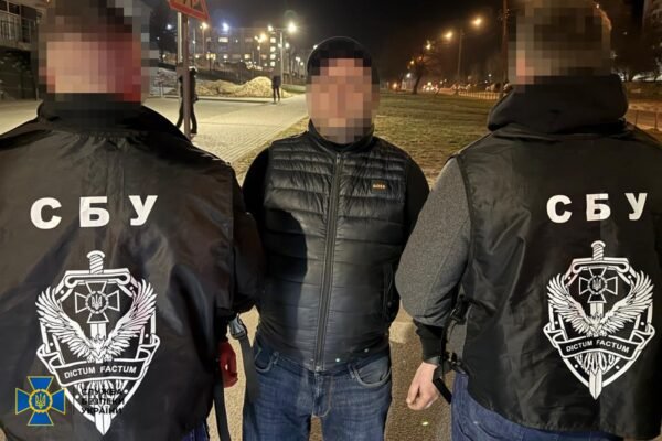 У Львові затримали 36-річного військового, який за 7 тис. дол. обіцяв «допомогти» з бронюванням