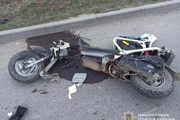 На Львівщині у ДТП з позашляховиком постраждав 19-річний мотоцикліст