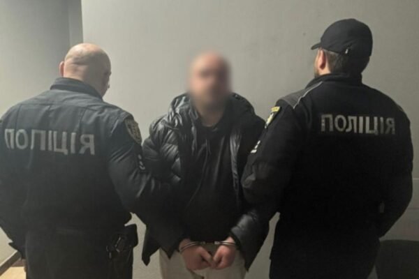 На Закарпатті затримали наркокур’єра з Дніпра з понад 2,2 кг наркотиків