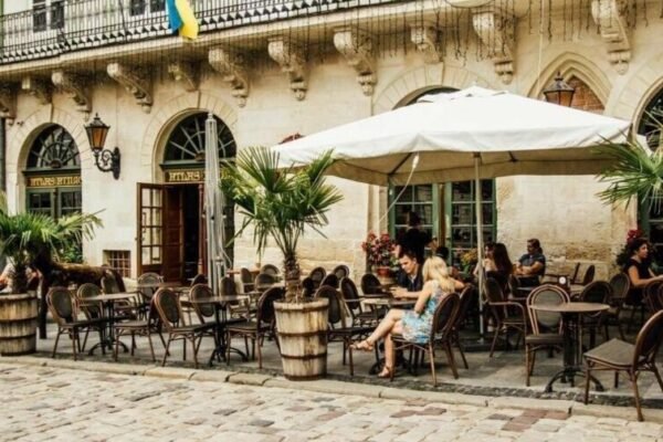 У Львові від завтра запрацюють літні майданчики – на два тижні раніше від запланованого