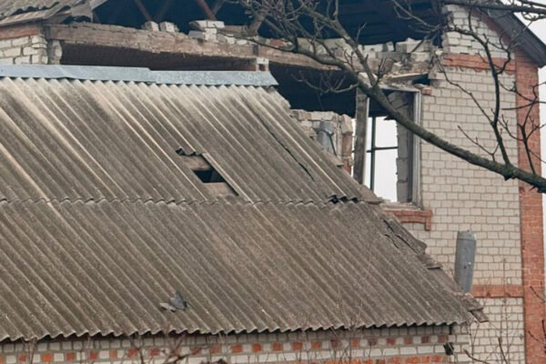 У Харкові та області через обстріли пошкоджені будинки та навчальні заклади. Є поранені