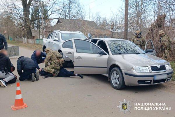 Збували “товар” через “Телеграм”: На Хмельниччині у банди наркоторгівців вилучили психотропів на 1,5 млн грн