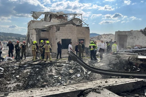 Іранська ракета атакувала житловий район в Ізраїлі: Загинули 8 людей (ВІДЕО)