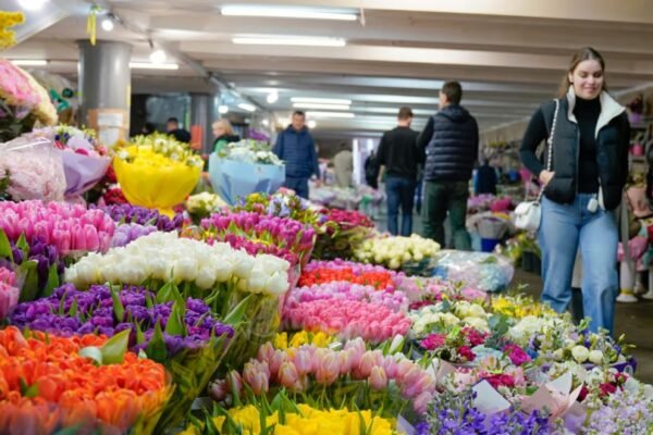 Свято весни і відсутність рівних прав: як змінилося ставлення українців до 8 березня за три роки