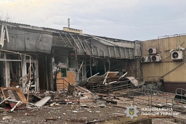 У Нікополі ворожим ударом зруйноване відділення банку (ФОТО)