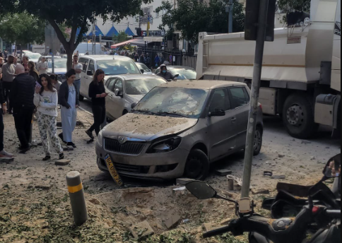 Неподалік посольства України в Ізраїлі сьогодні впали уламки іранської касетної ракети,- Сибіга