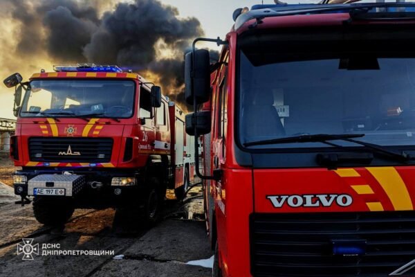 Рятувальники показали наслідки ударів по Кривому Рогу (ФОТО)