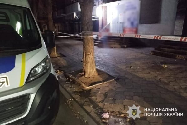 У Кам’янському чоловік кинув гранату у бік двох юнаків