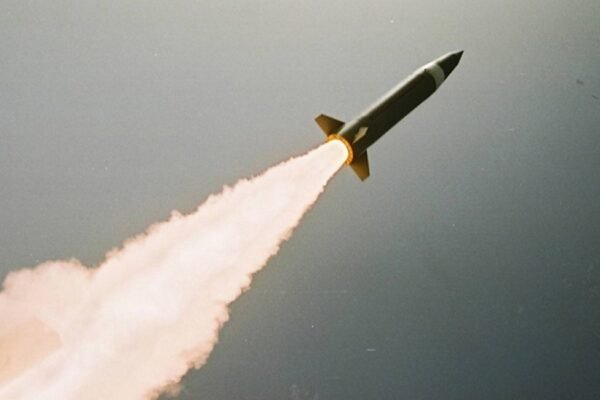 Росіяни вдарили балістикою по Дніпру