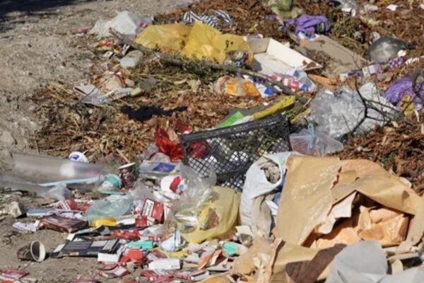 В одній з громад Криворізького району комунальники відмовилися вивозити сміття з приватного сектору