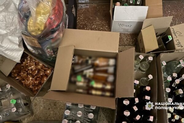 На Дніпропетровщині вилучили 2 тонни «паленого» алкоголю (ФОТО)