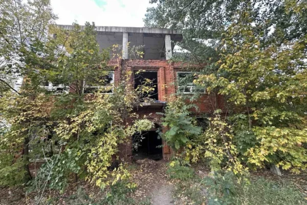 У Дніпрі продають недобудову біля популярного торговельного центру