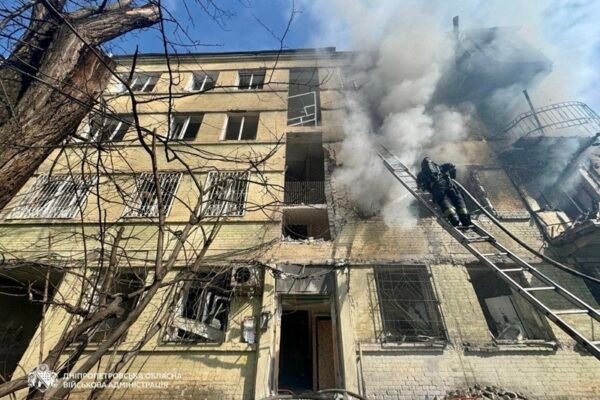 Внаслідок удару по Дніпру поранені 5 людей (ФОТО, ВІДЕО)