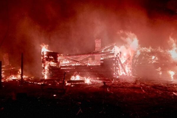 На Чернігівщині внаслідок ворожих ударів поранено залізничника: Пошкоджене харчове підприємство