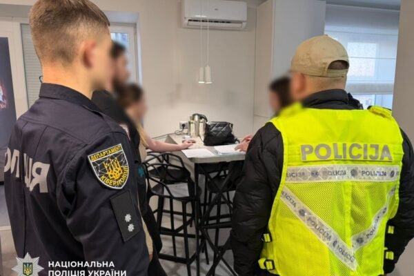 В Україні викрили мережу шахрайських кол-центрів, яка ошукала 20 громадян Латвії на понад 300 тисяч євро