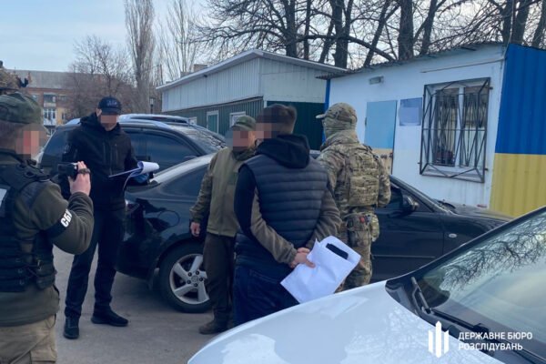 Посадовець колонії у Кропивницькому вигадав схему постачання наркотиків до СІЗО – згортки ховали у Wi-Fi модемах