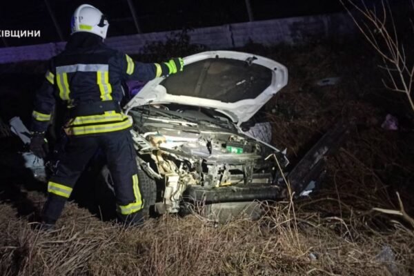 На Прикарпатті в автотрощі загинули двоє людей, у тому числі дитина
