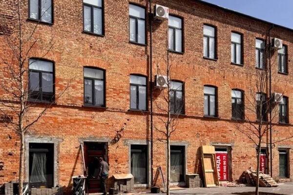 У Дніпрі покинуте колись культове місце в центрі міста «наповнюють життям» (ФОТО)