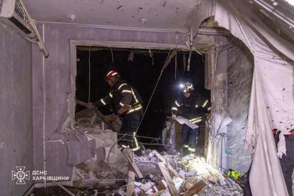 Росіяни вдарили по Харкову: Влучили у 9-поверхівку (ФОТО, ВІДЕО)