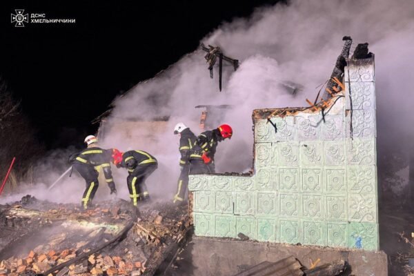 На Хмельниччині в пожежі загинули мати з трьома дітьми. Одна дитина вижила