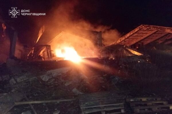 В ніч на 11 березня ворожі дрони атакували підприємства на Чернігівщині