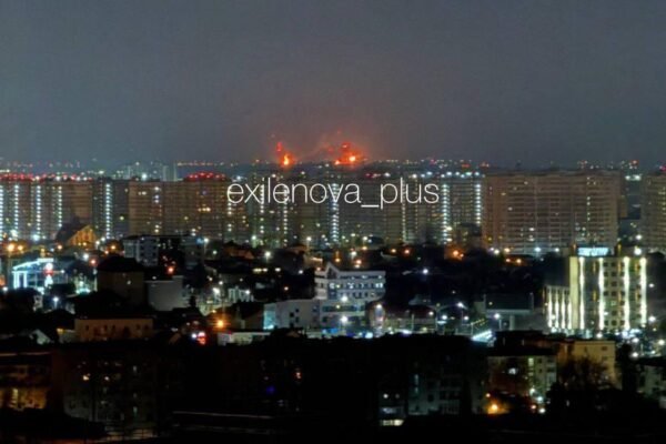 У Краснодарському краї РФ після атаки дронів горить Афіпський НПЗ