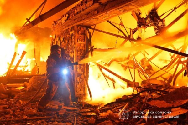 Внаслідок удару по Запоріжжю знеструмлено 7500 абонентів, є постраждалі