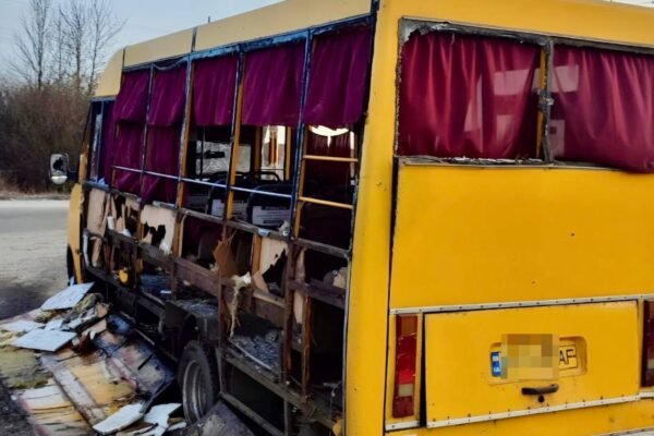 Зранку росіяни вдарили дроном по маршрутному таксі в Сумах