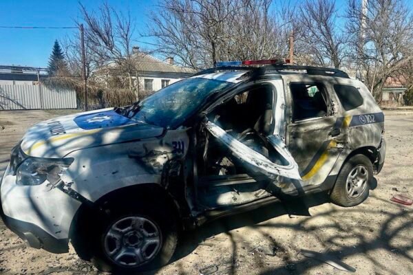 Росіяни вдарили у Нікополі по поліцейському відділку: Шестеро поранених