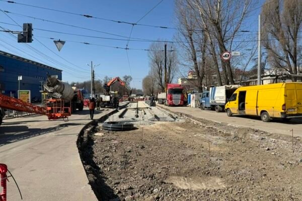 Як у Дніпрі триває ремонт трамвайних колій на проспекті Богдана Хмельницького (ФОТО)