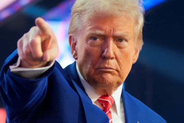 Трамп заявив, що Іран повинен піти на “безумовну капітуляцію” 