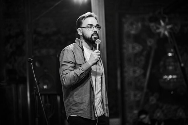 Під час евакуації поранених на Харківщині загинув відомий стендап-комік