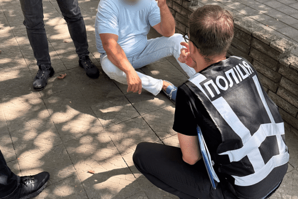 Судитимуть затриманого у Дніпрі чоловіка, який торгував посадами в прокуратурі