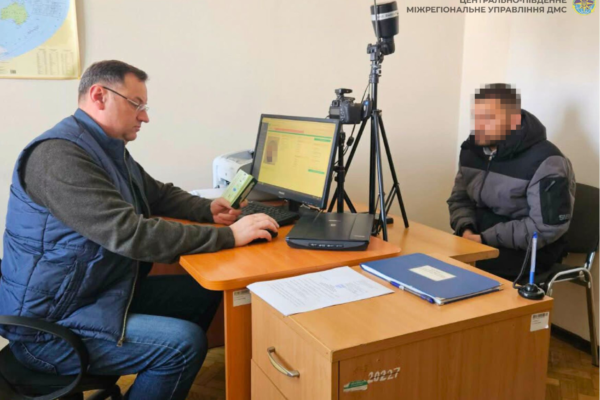 У Черкасах студента із Туркменістану, який порушив умови навчання, зобов’язали покинути Україну