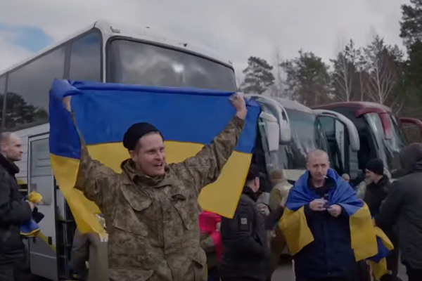 На Черкащині зустріли 12 звільнених з російського полону захисників
